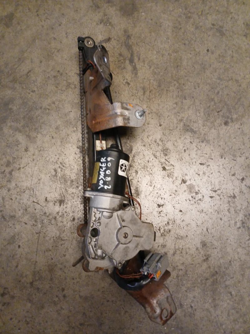 Porton Voyager Motor cierre centralizador 2.8 CRD | Ref. 04894596AA