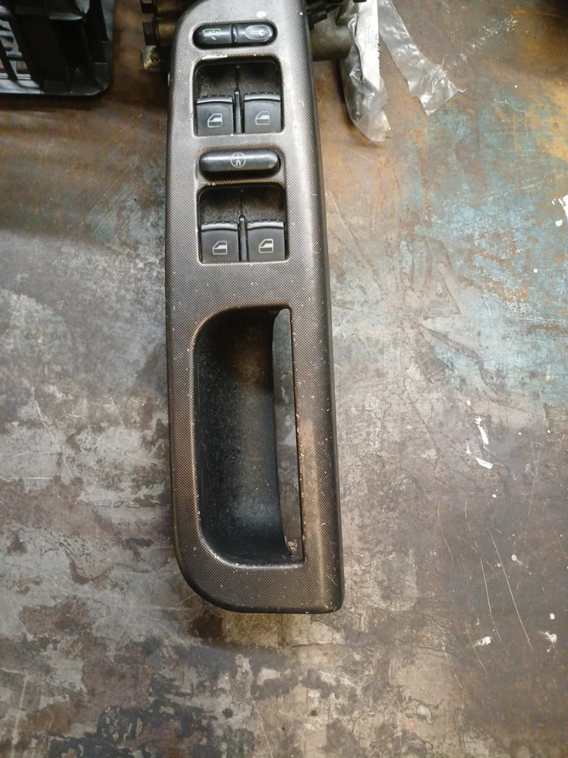 Interruptor Elevalunas VW Golf IV - Imagen 3