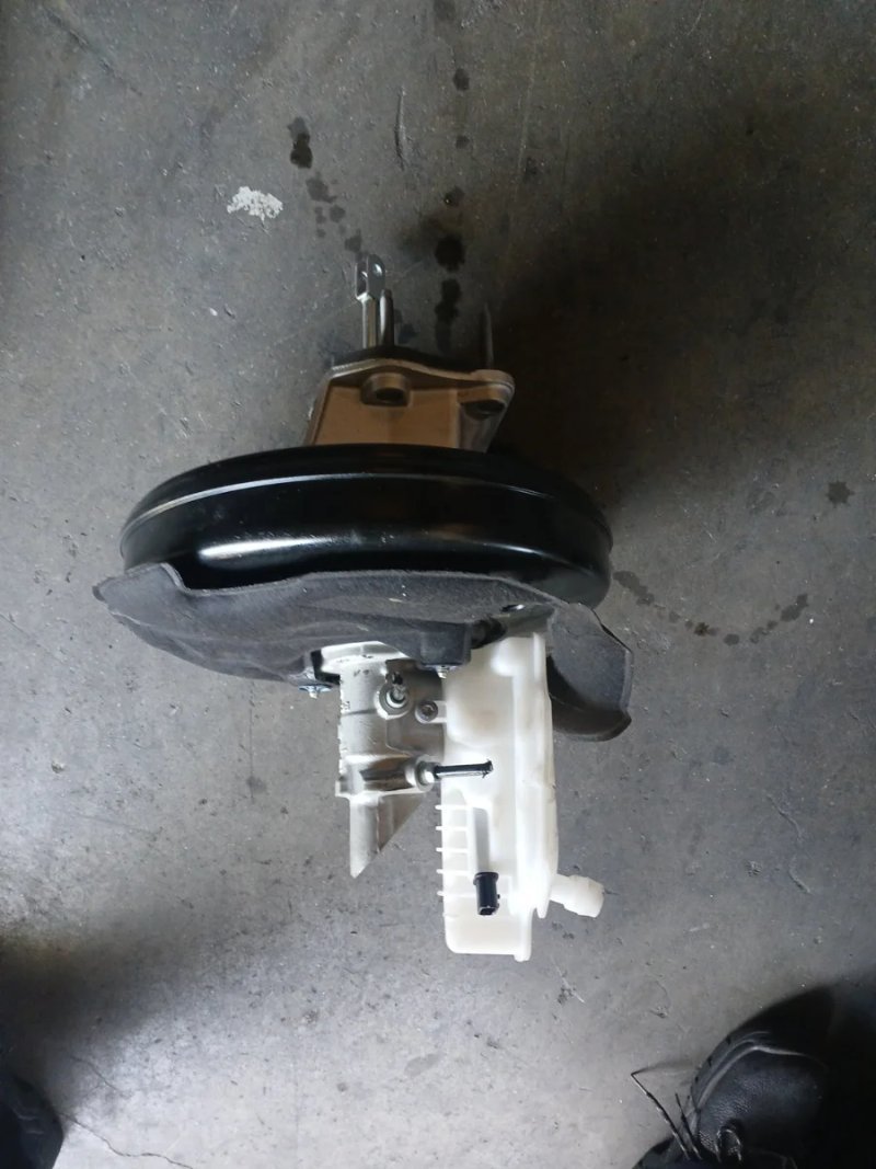 Servofreno con bomba de freno Renault Kangoo 2025 | Ref. 472105487 - Imagen 2