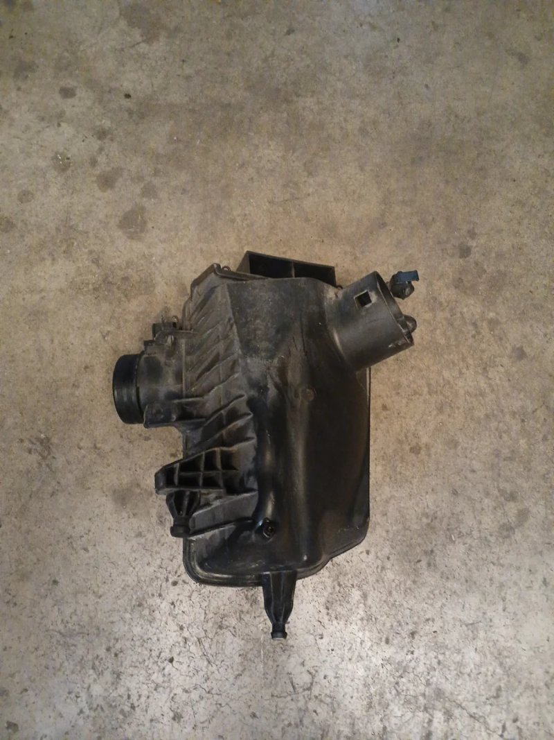 Filtro Aire Nissan Qashqai '09 2.0DCI | Ref. 1022318S01 - Imagen 3