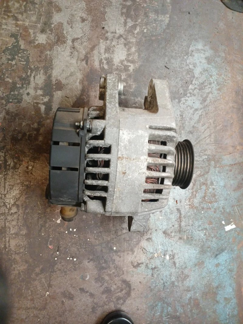 Alternador Toyota Aygo 1KRFE | Ref. 27060-00010 - Imagen 2