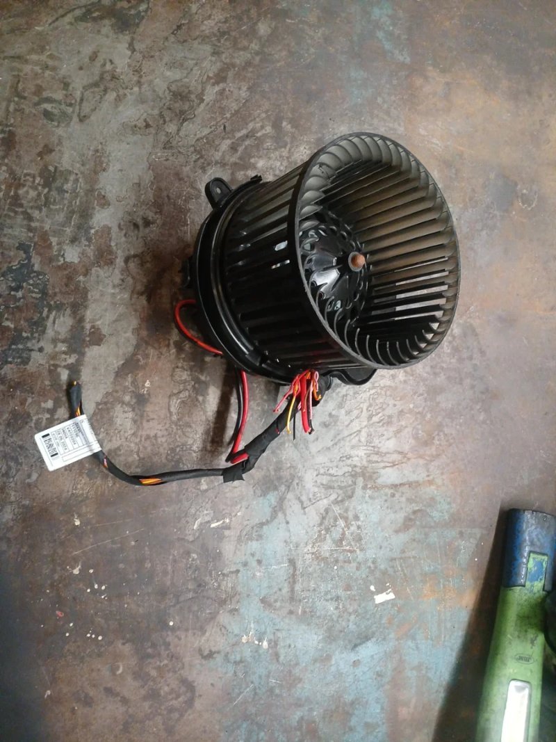 Ventilador Calefacción Renault Master IV | Ref. T763703