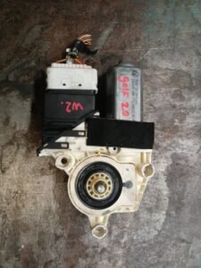Motor elevalunas trasero derecho touran 2.0 TDI | Ref. 1k0959704