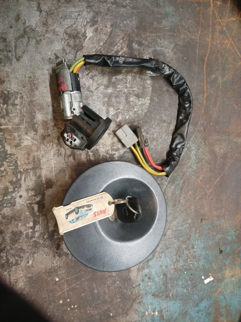 Tapa exterior combustible Renault Kangoo 2003 | Ref. 7700315330 - Imagen 2