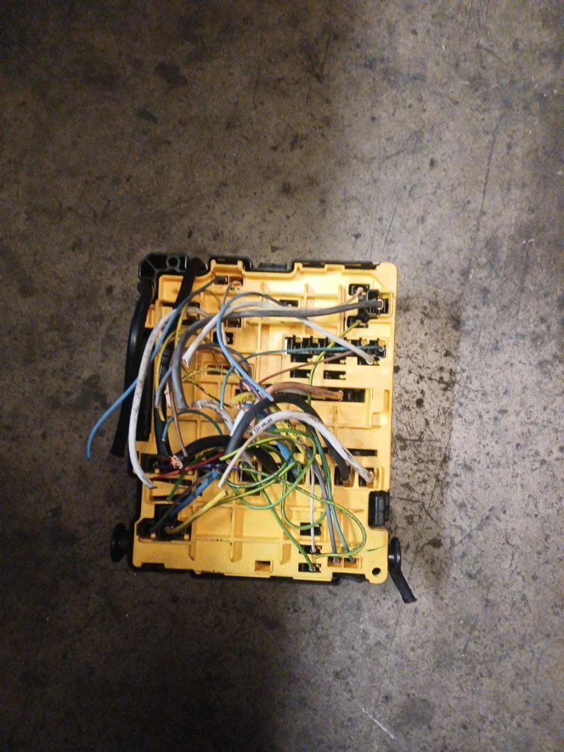 Caja Fusibles Renault Kangoo 1.3 G | Ref. 9804848580
