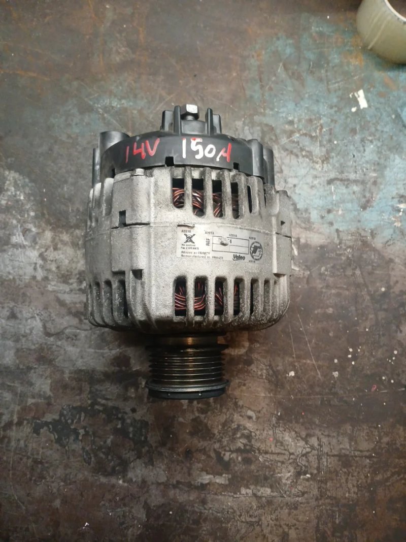 Alternador 14V 150A Valeo