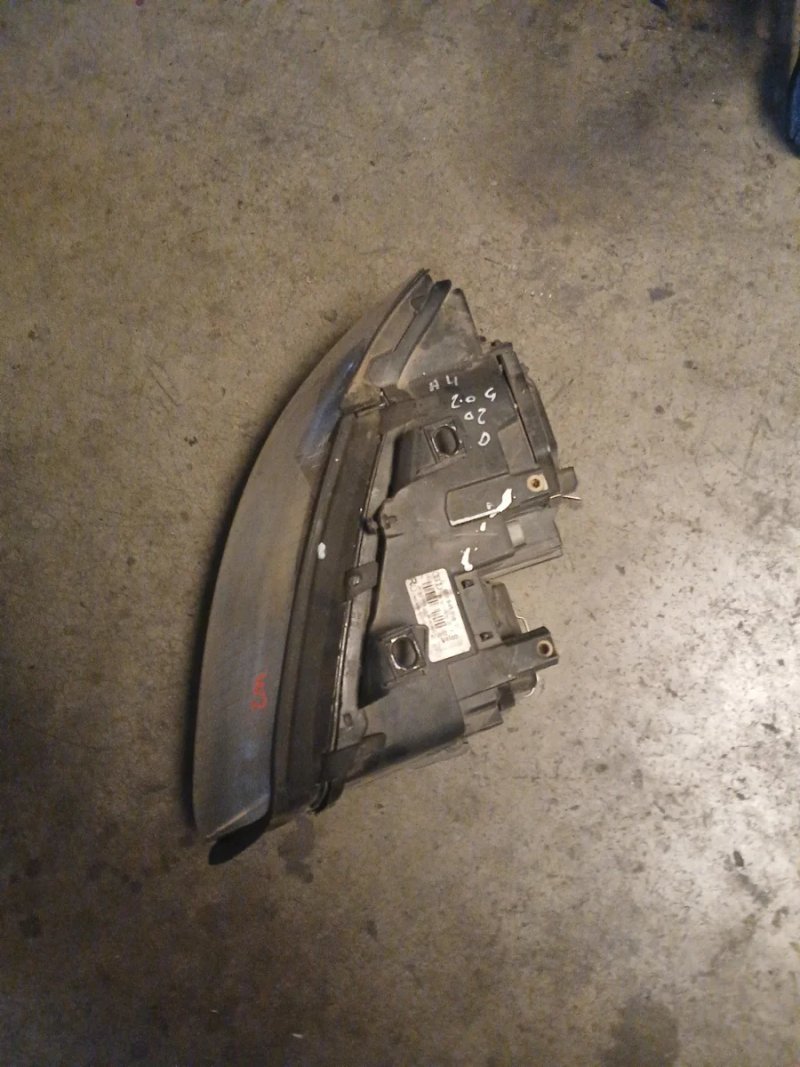 Faro Delantero Derecho Audi A4 2004 | Ref. 8E0941030C