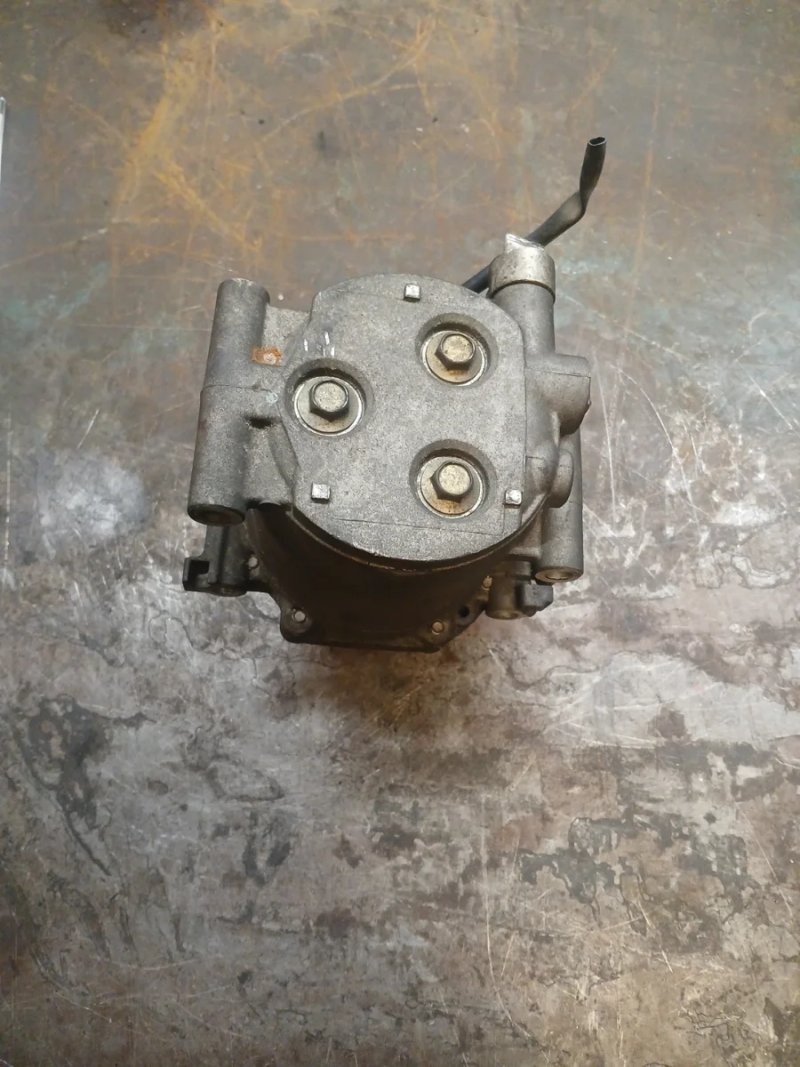 Compresor A/A Ford Fiesta VI TDCI - Imagen 4
