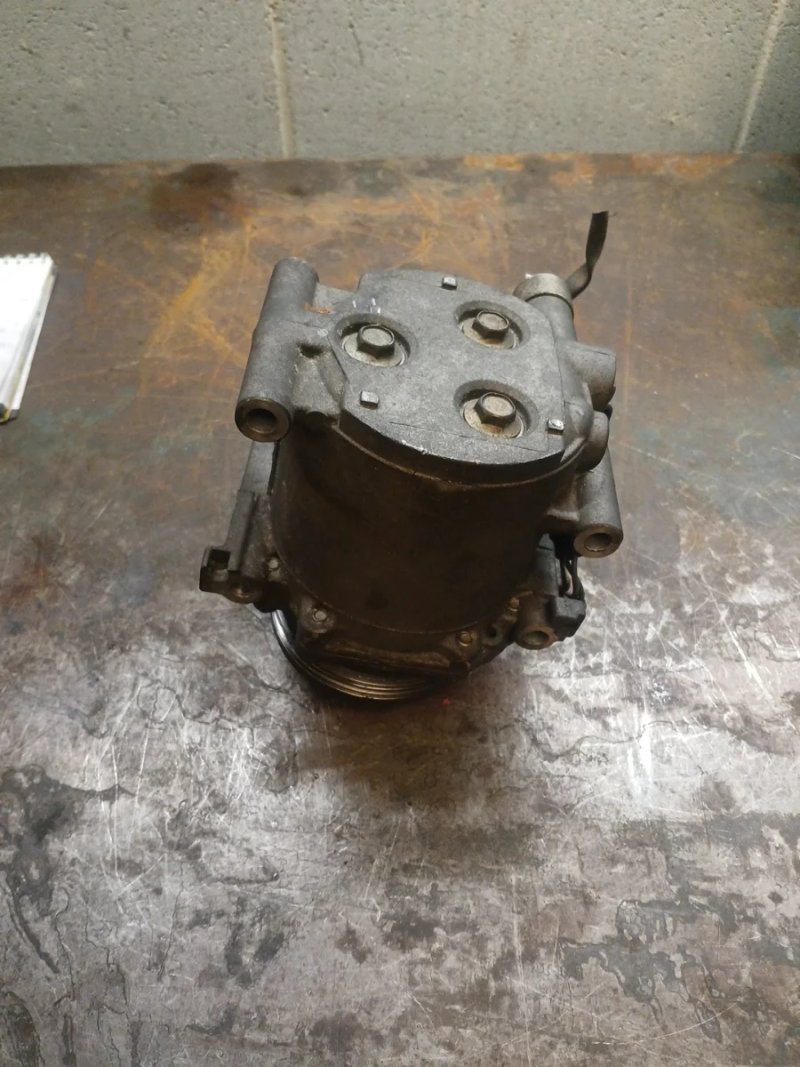 Compresor A/A Ford Fiesta VI TDCI - Imagen 5