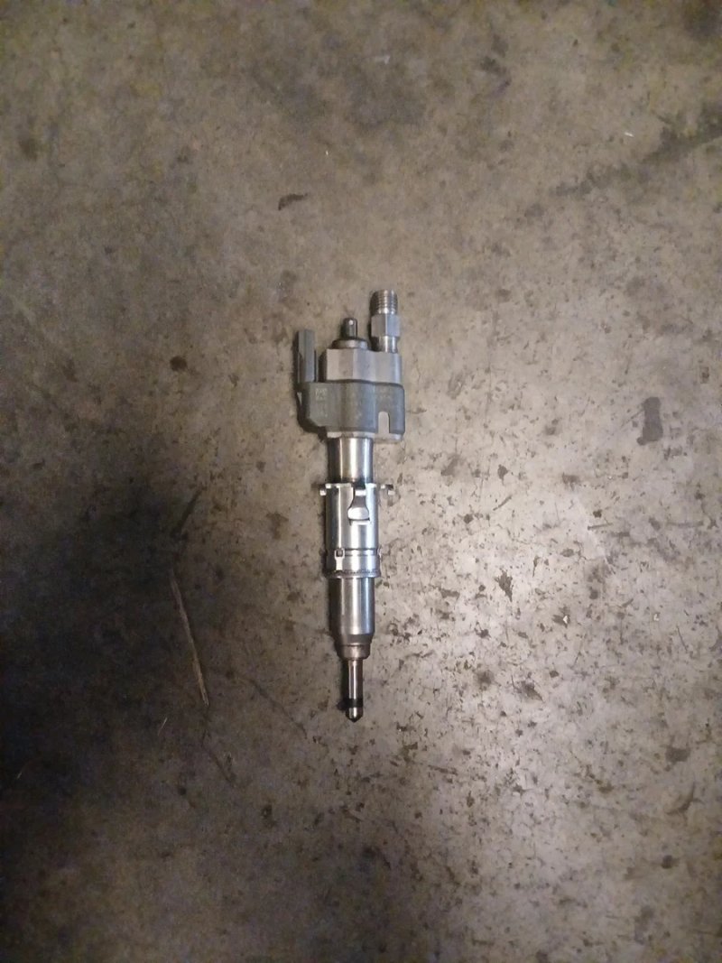 Inyector BMW E61 2.0 2007