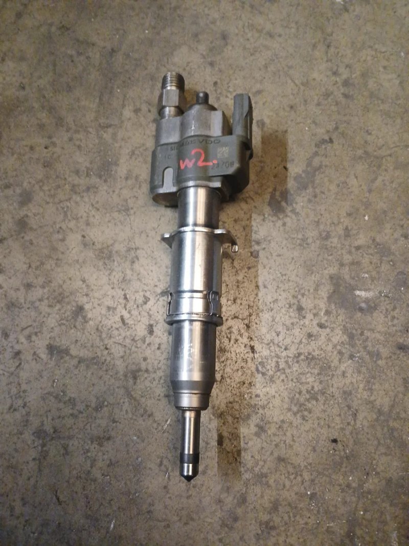 Inyector BMW E61 2.0 2007 - Imagen 3