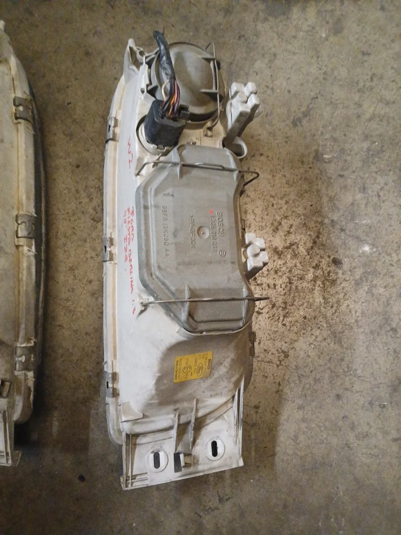 Faros Ford Fiesta Berlina 1998 | Ref. 1305219059 - Imagen 2