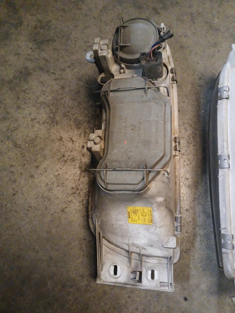 Faros Ford Fiesta Berlina 1998 | Ref. 1305219059 - Imagen 4