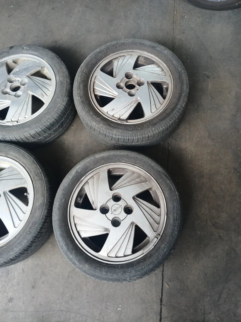 Llantas 4x100 Opel Astra GSI 2.0 - Imagen 2