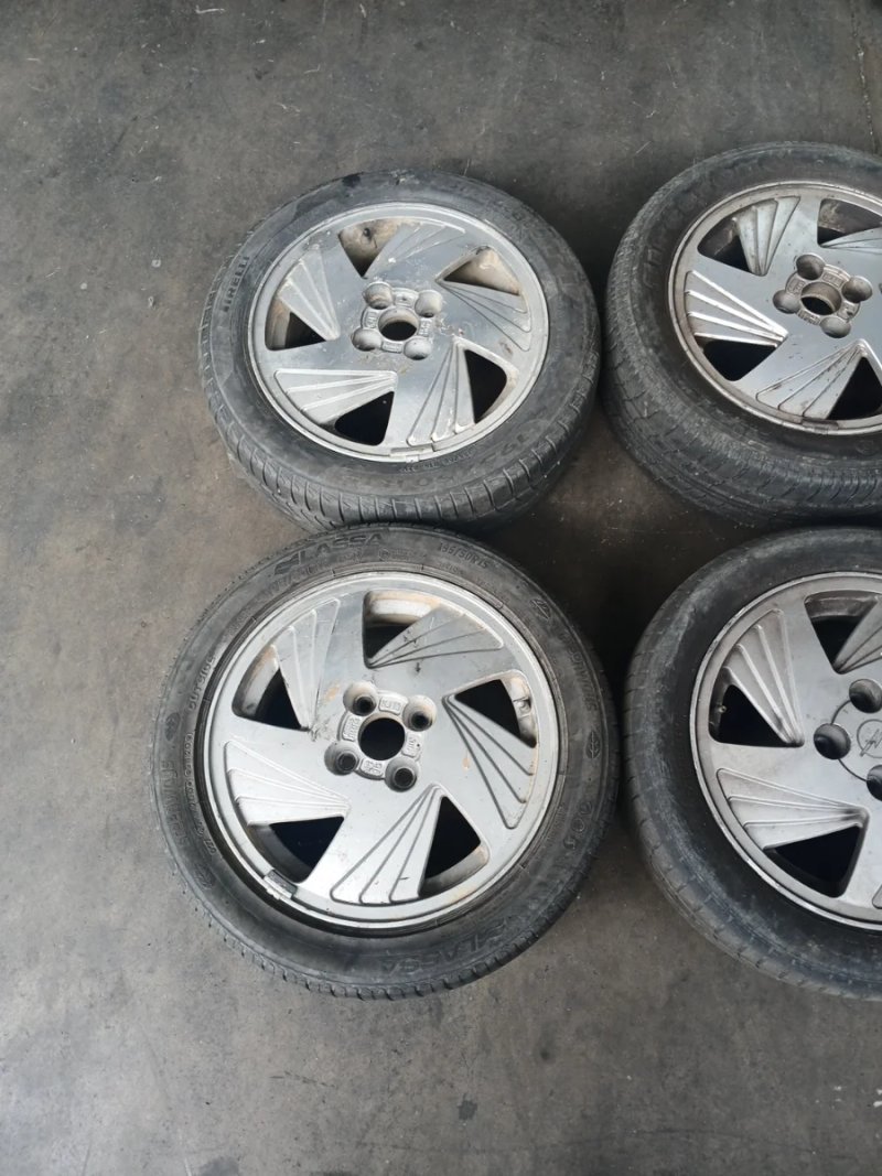Llantas 4x100 Opel Astra GSI 2.0 - Imagen 3