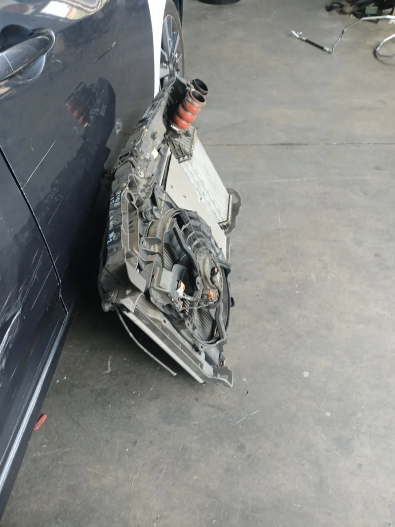 Soporte Radiadores Peugeot 2008 Completo | Ref. 9823718480 - Imagen 4
