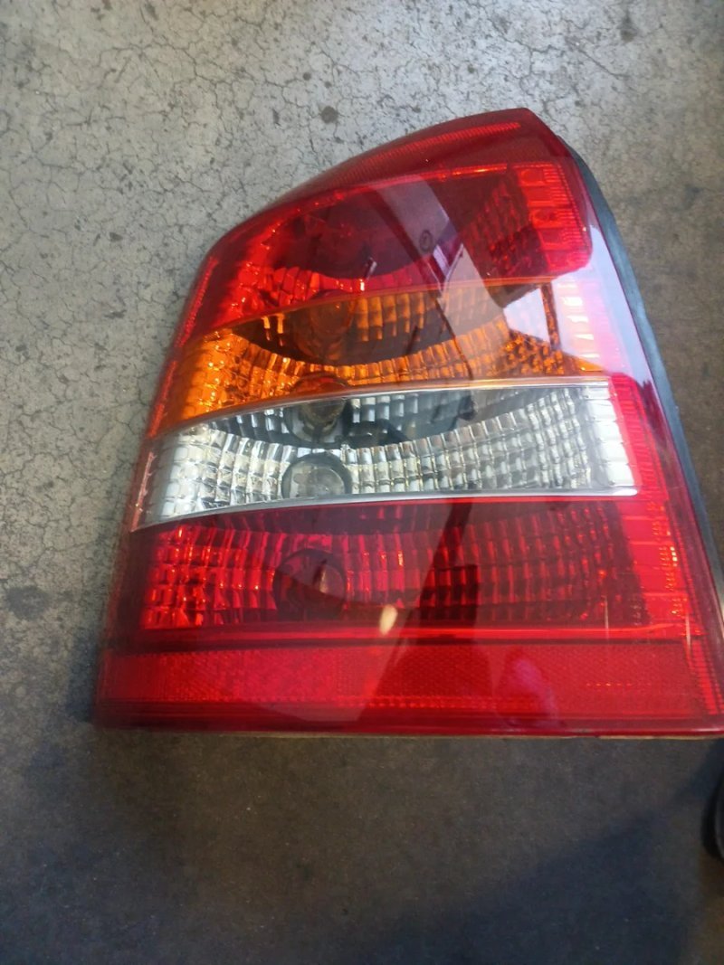 PILOTO TRASERO IZQ OPEL ASTRA 2003 - Imagen 3