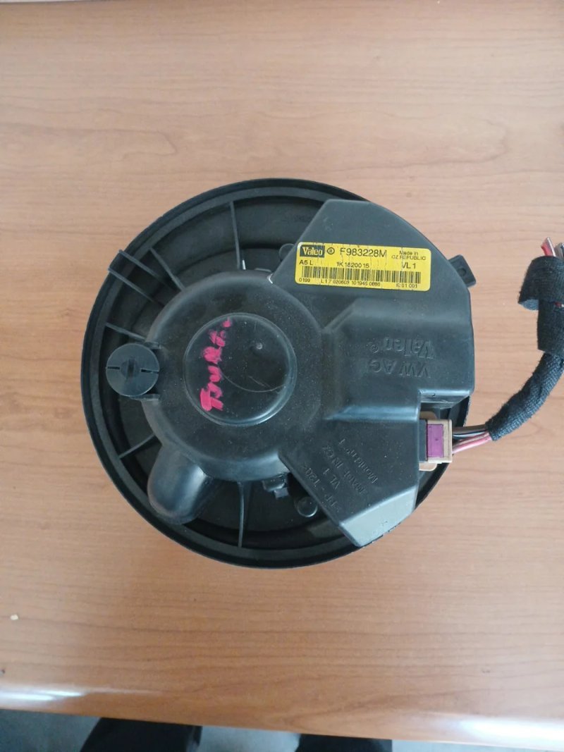 Motor calefacción Valeo F983228M Audi A3 VW Touran