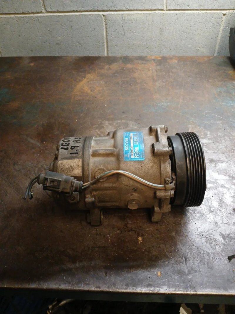 Compresor A/A 1.9 TDI ASZ | Ref. 1J0820803K - Imagen 2