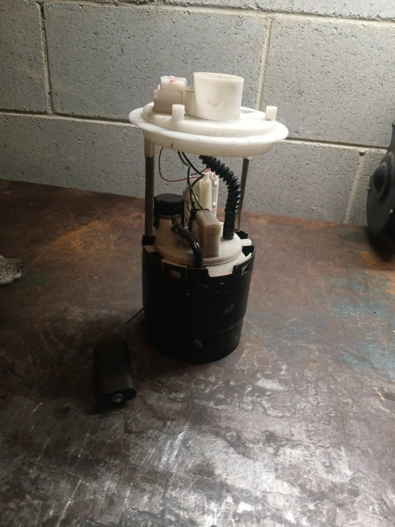 Aforador Fiat Punto 1.2 Gasolina 51709816 - Imagen 3