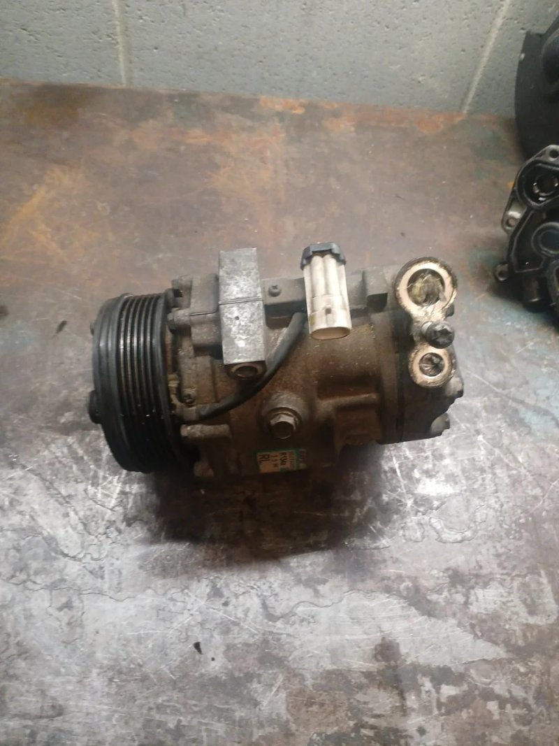 Compresor AA Opel 1.7cdti ref 24421642 - Imagen 2