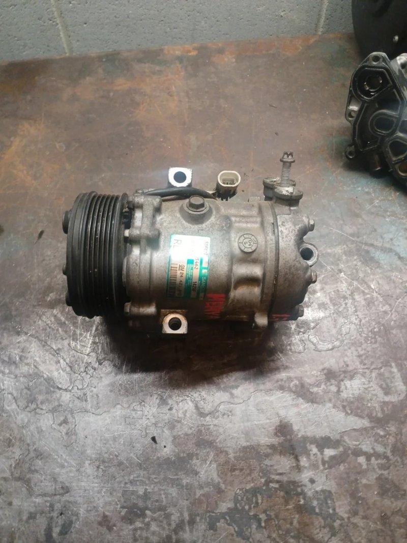 Compresor AA Opel 1.7cdti ref 24421642 - Imagen 3