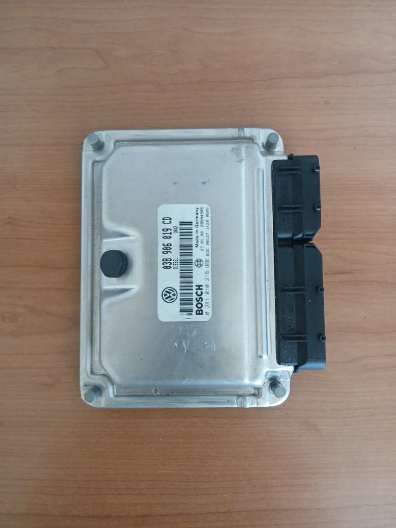 Centralita ECU VW Passat 1.9 TDI AJM Bosch - Imagen 3