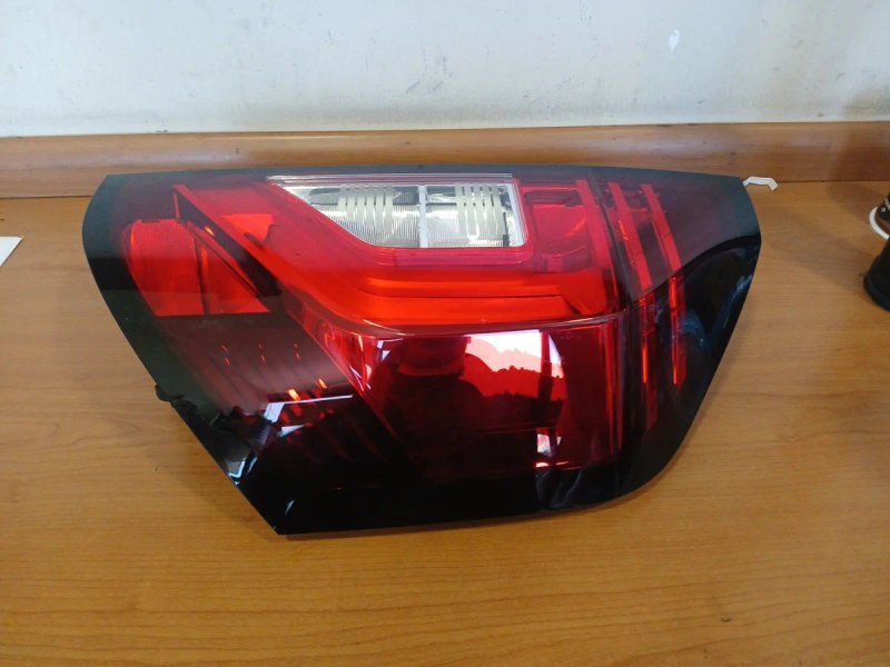 Piloto Trasero Derecho Nissan Towstar 2025 | Ref. 26550122 - Imagen 2