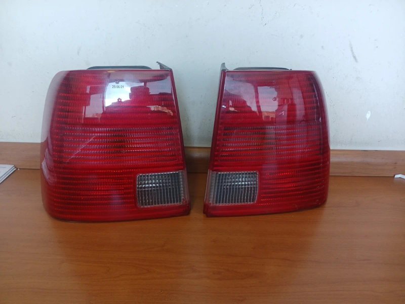 Pilotos Traseros VW Passat 1998