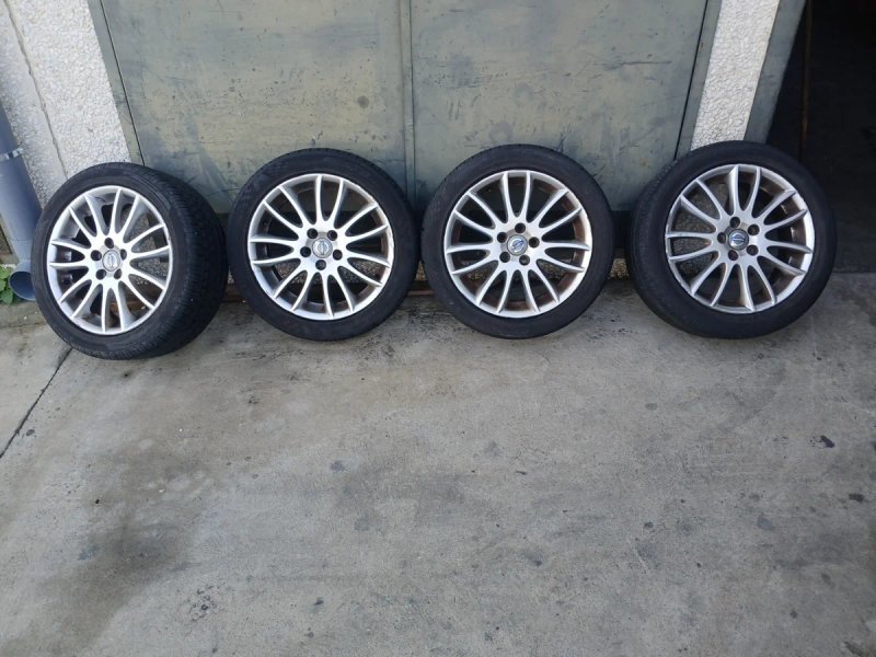 Llantas Volvo 17 205/50 ZR 93W