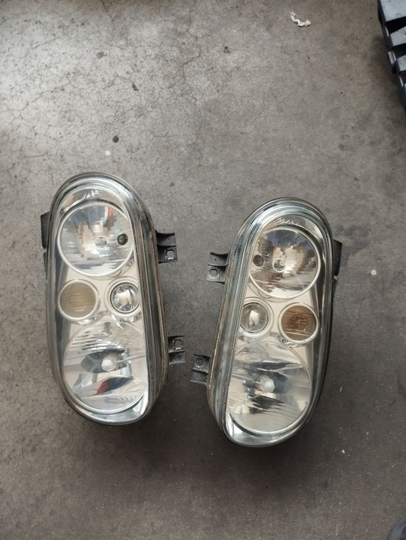 Pareja Faros delanteros VW golf 4 2001