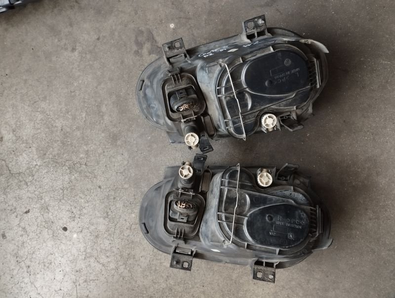 Pareja Faros delanteros VW golf 4 2001 - Imagen 4