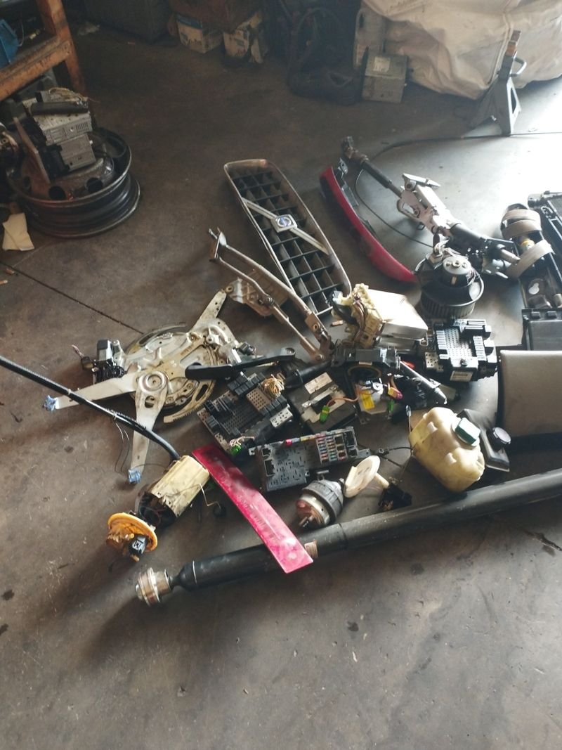 Despiece Volvo XC90 año 2004 - Imagen 4
