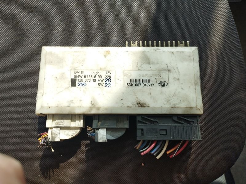 Caja fusibles centralita carrocería BMW E39 | Ref. 61356901228