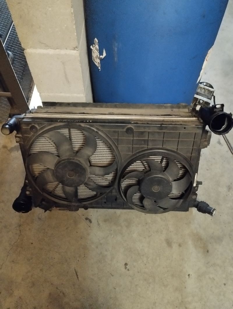 Radiador con electro completo Passat 1.9