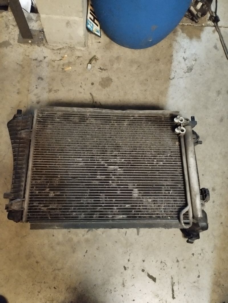 Radiador con electro completo Passat 1.9 - Imagen 2
