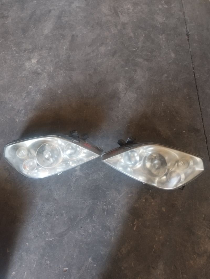 Pilotos Nissan primera p12