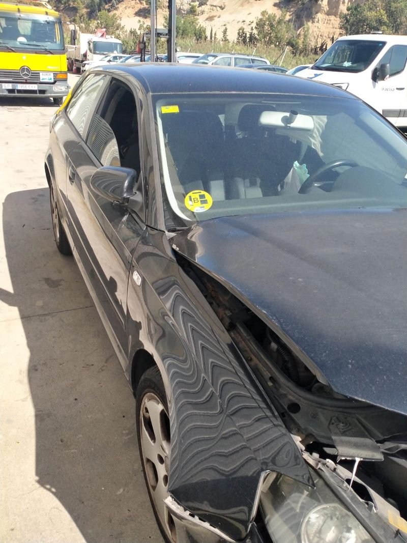AUDI A-3 en despiece - Imagen 4