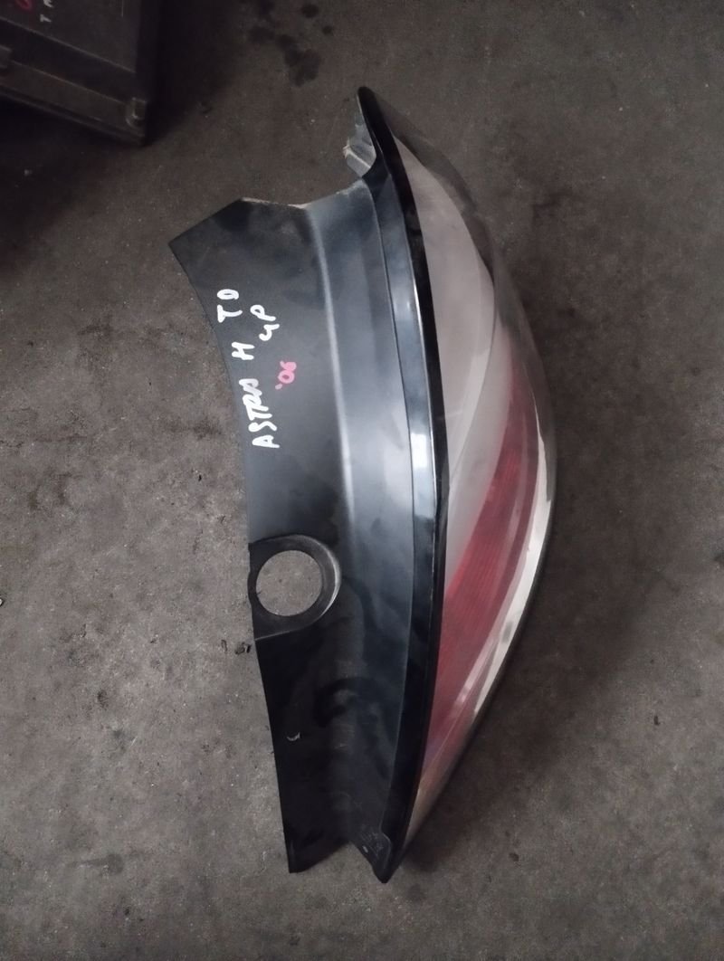 Piloto trasero derecho Opel Astra H - Imagen 2