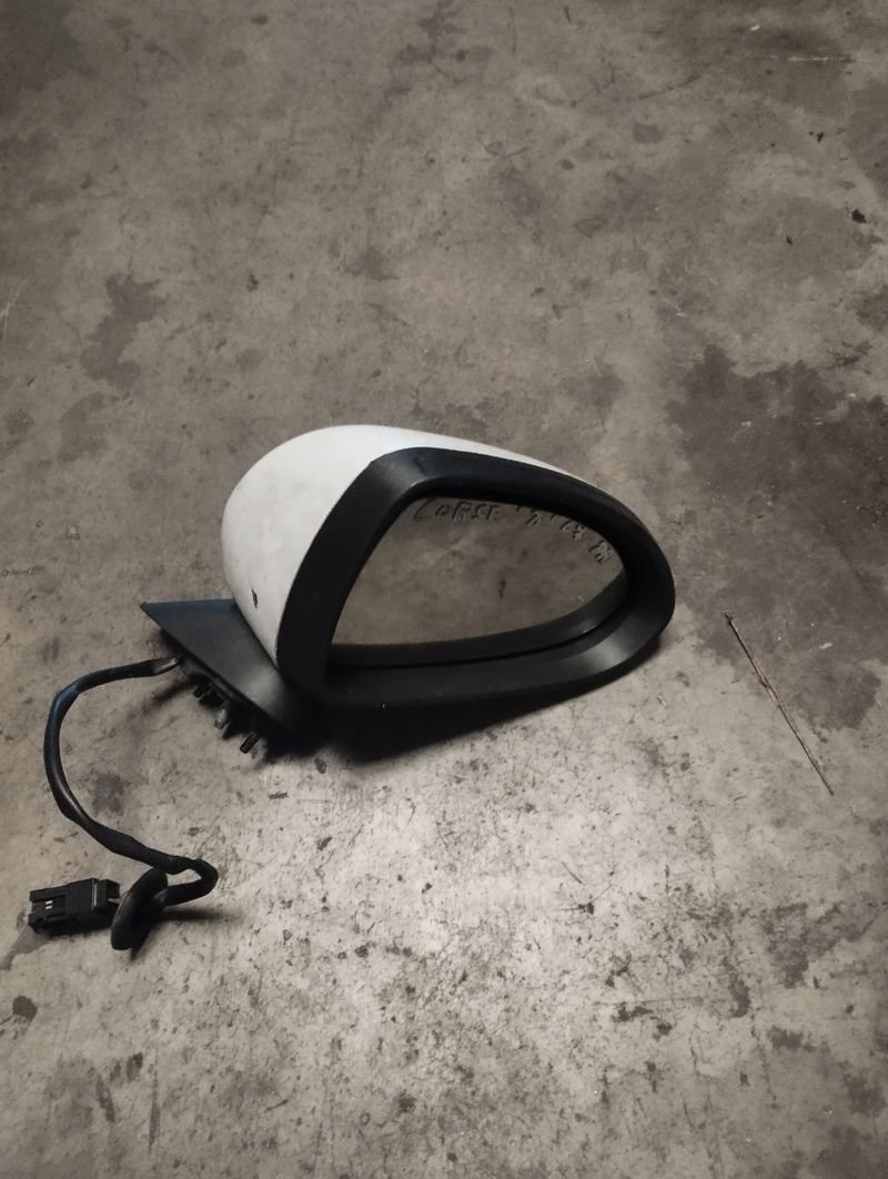Retrovisor derecho Opel corsa D 2007