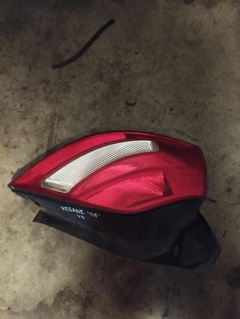 Faro trasero izquierdo Renault Megane 08