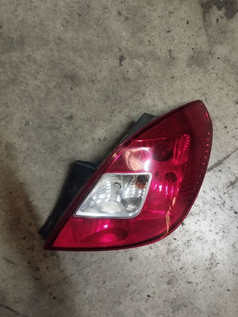 Faro trasero derecho Opel corsa 2007