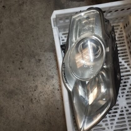 Faro delantero derecho VW Passat 05-10