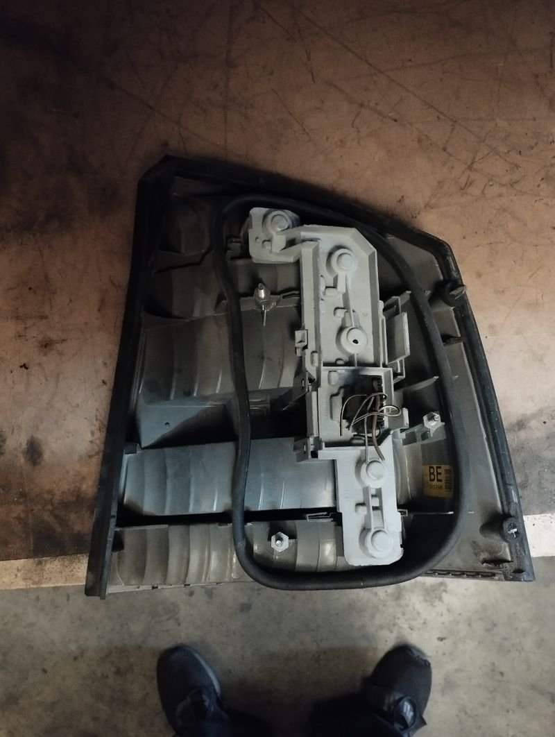 Piloto trasero izq Opel vectra C 2005 - Imagen 2