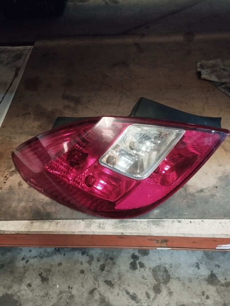 Piloto trasero izq Opel corsa D 2008