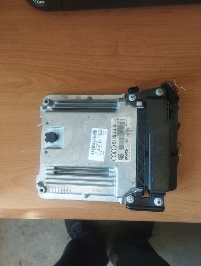 Centralita ecu Audi A4 avant 2007 | Ref. 03G906016JD - Imagen 2